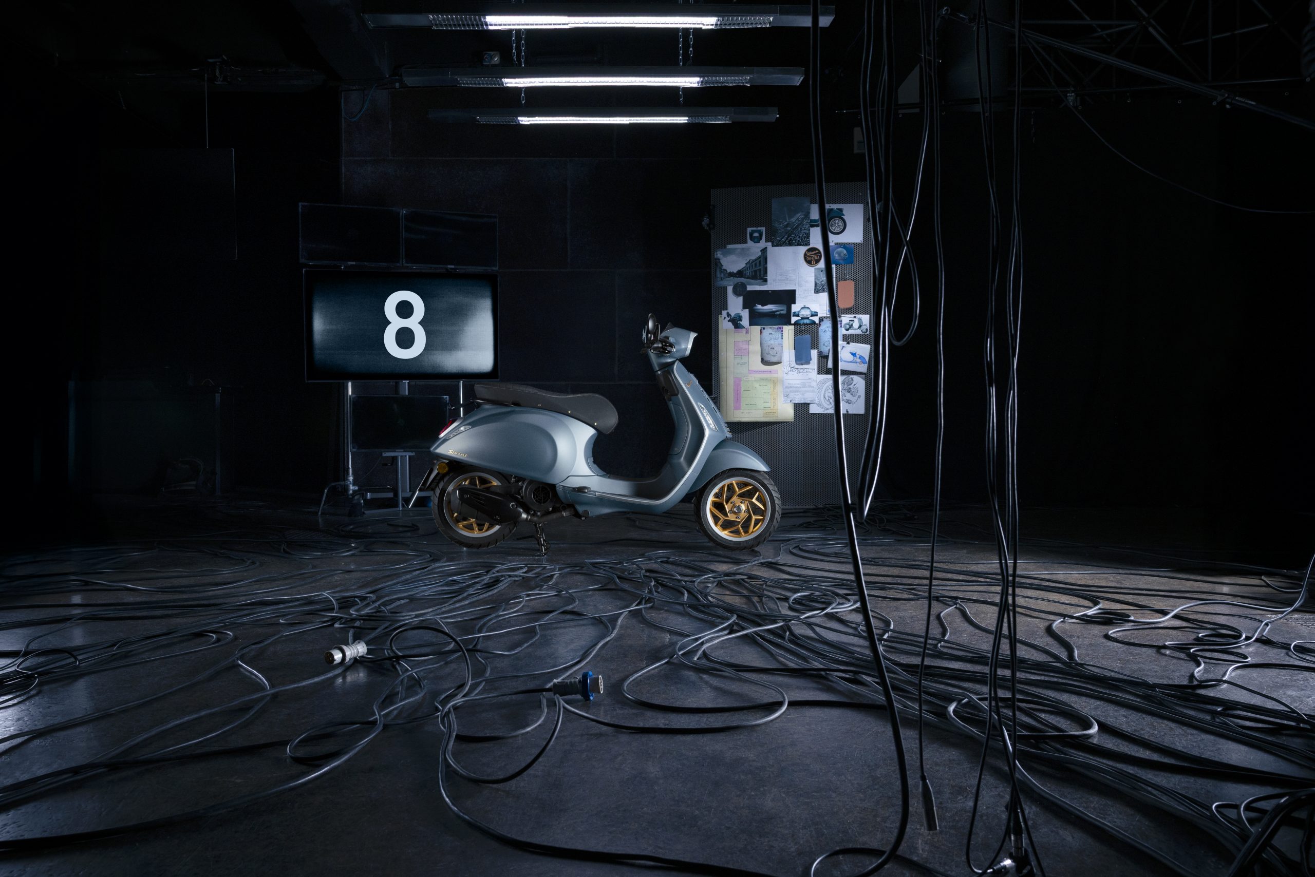 Vespa Officina 8 – Tinh hoa di sản Ý trong phiên bản giới hạn
