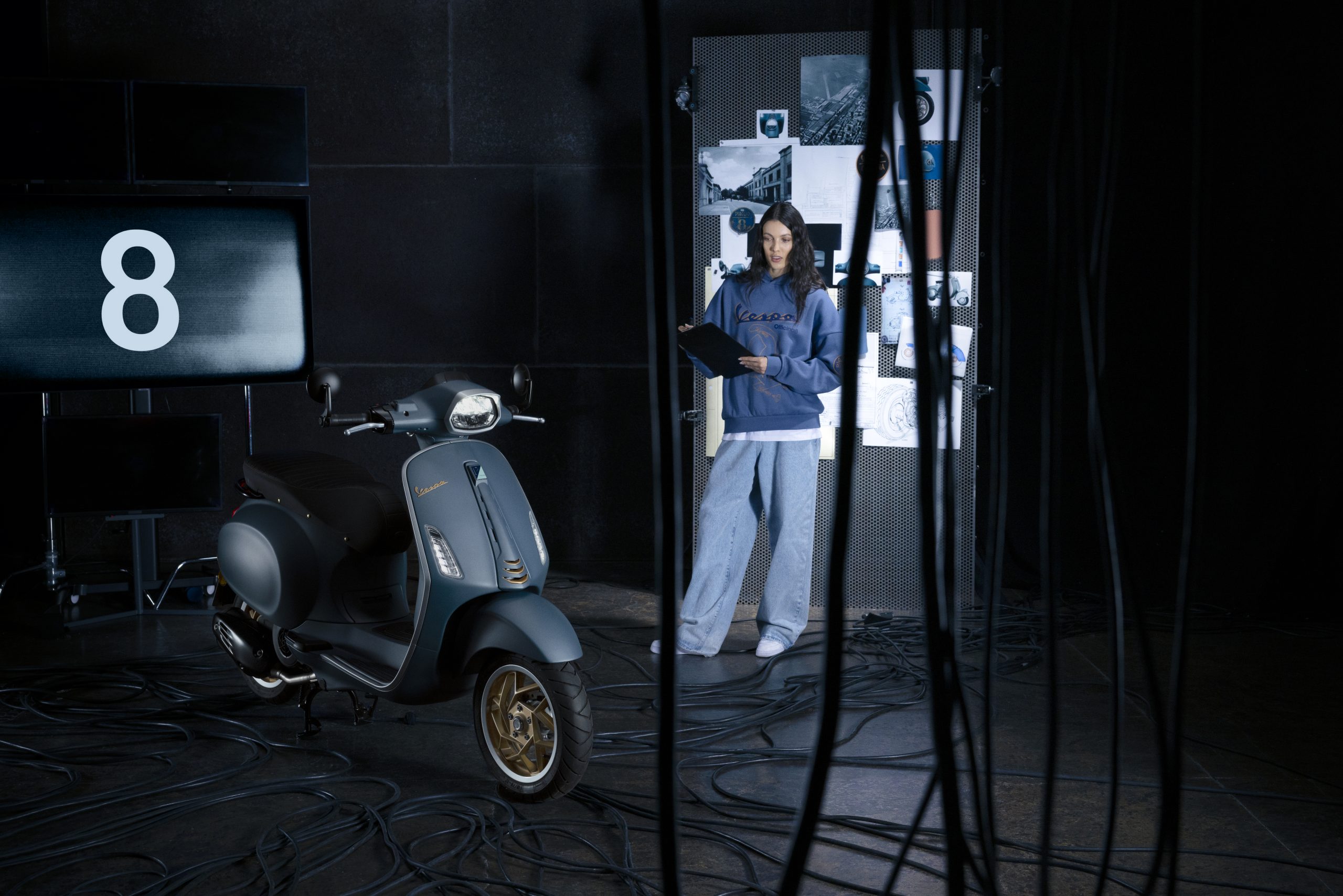 Vespa Officina 8 – Tinh hoa di sản Ý trong phiên bản giới hạn
